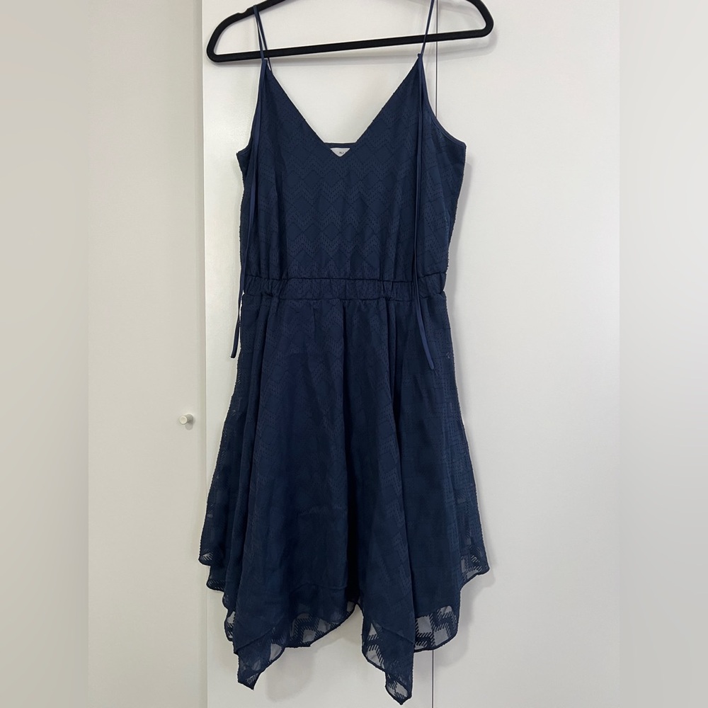 Ali & Jay navy dress size medium. Layered look